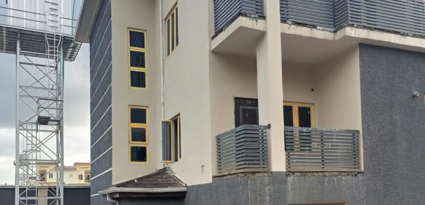 4 BEDROOM DUPLEX + BQ,