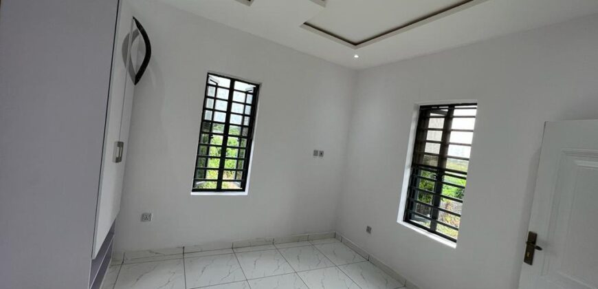 5 BEDROOM FULLY DETACHED DUPLEX